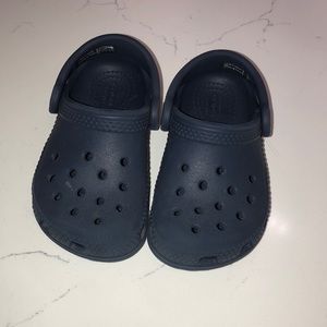 Crocs toddler size c6